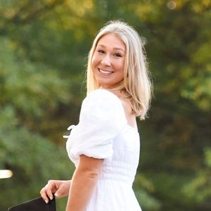 Meet your Posher, Mayv